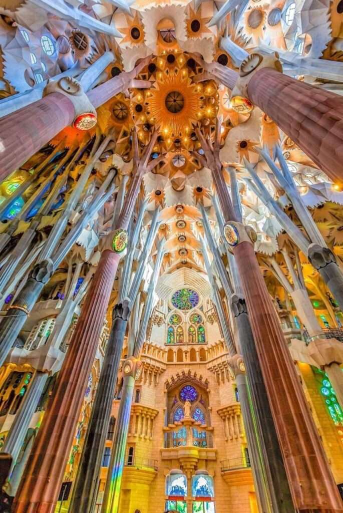 Barcelona s Lady Travel
